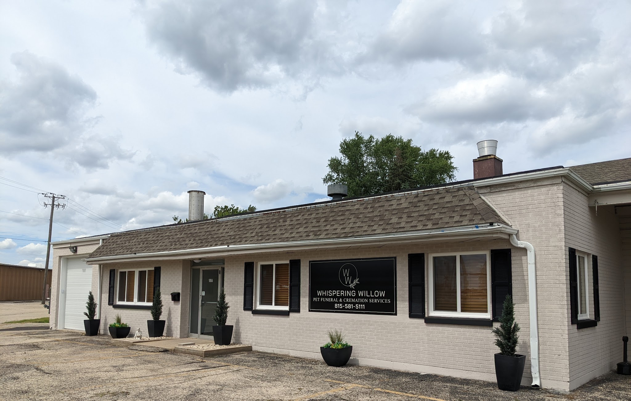 Whispering Willow Pet Funeral & Cremation Services - Main photo